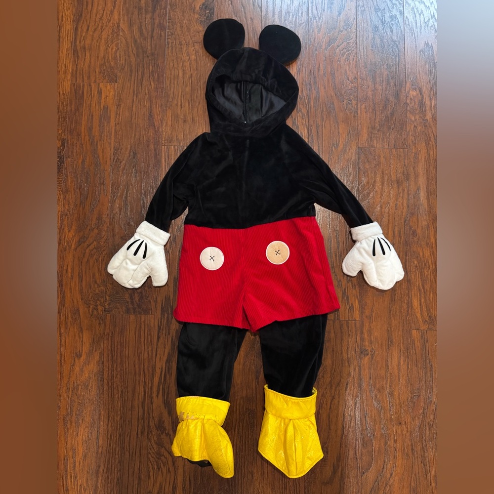{Disney Store Exclusive}Mickey Mouse Costume